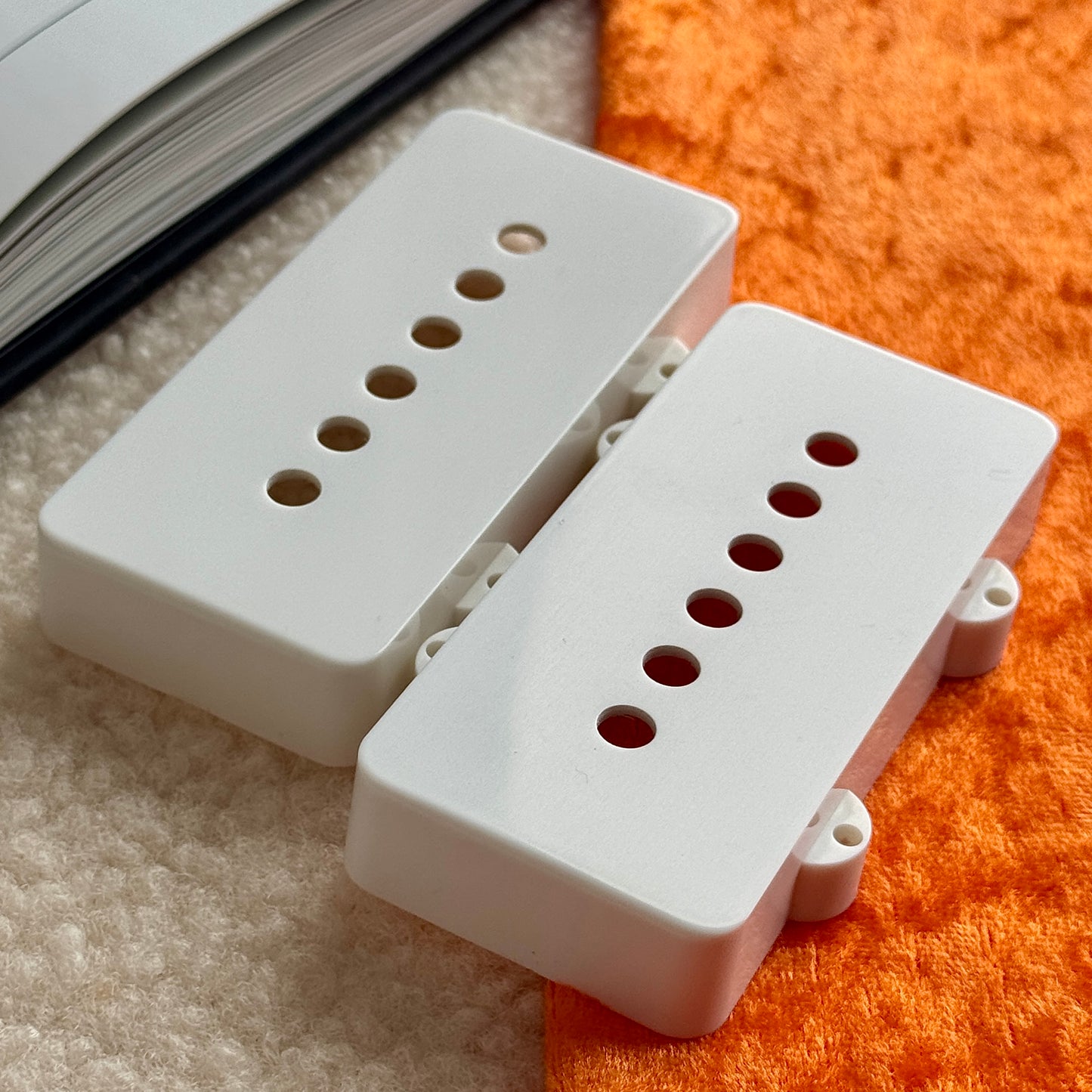 Jazzmaster®ピックアップカバー(ホワイト)