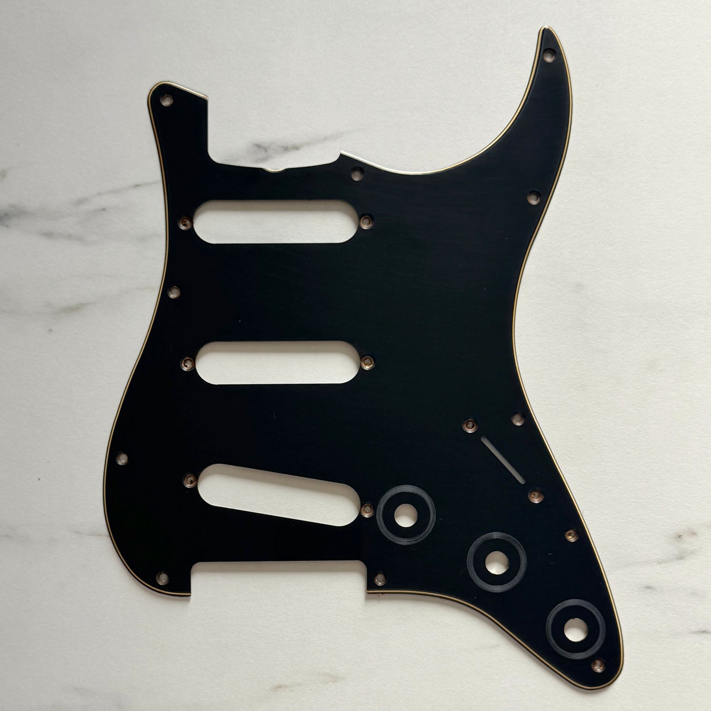 ブラックストラトピックガード '62スタイル • スタンダード