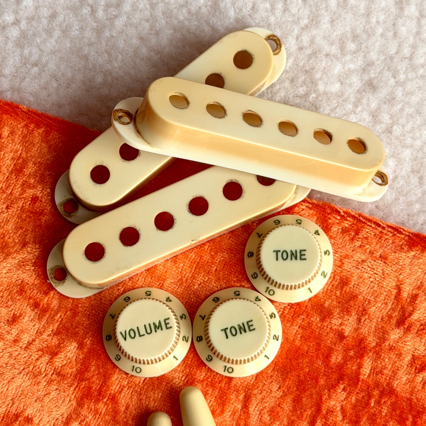 1960's Strat® Nylon Knobs, Covers & Tips
