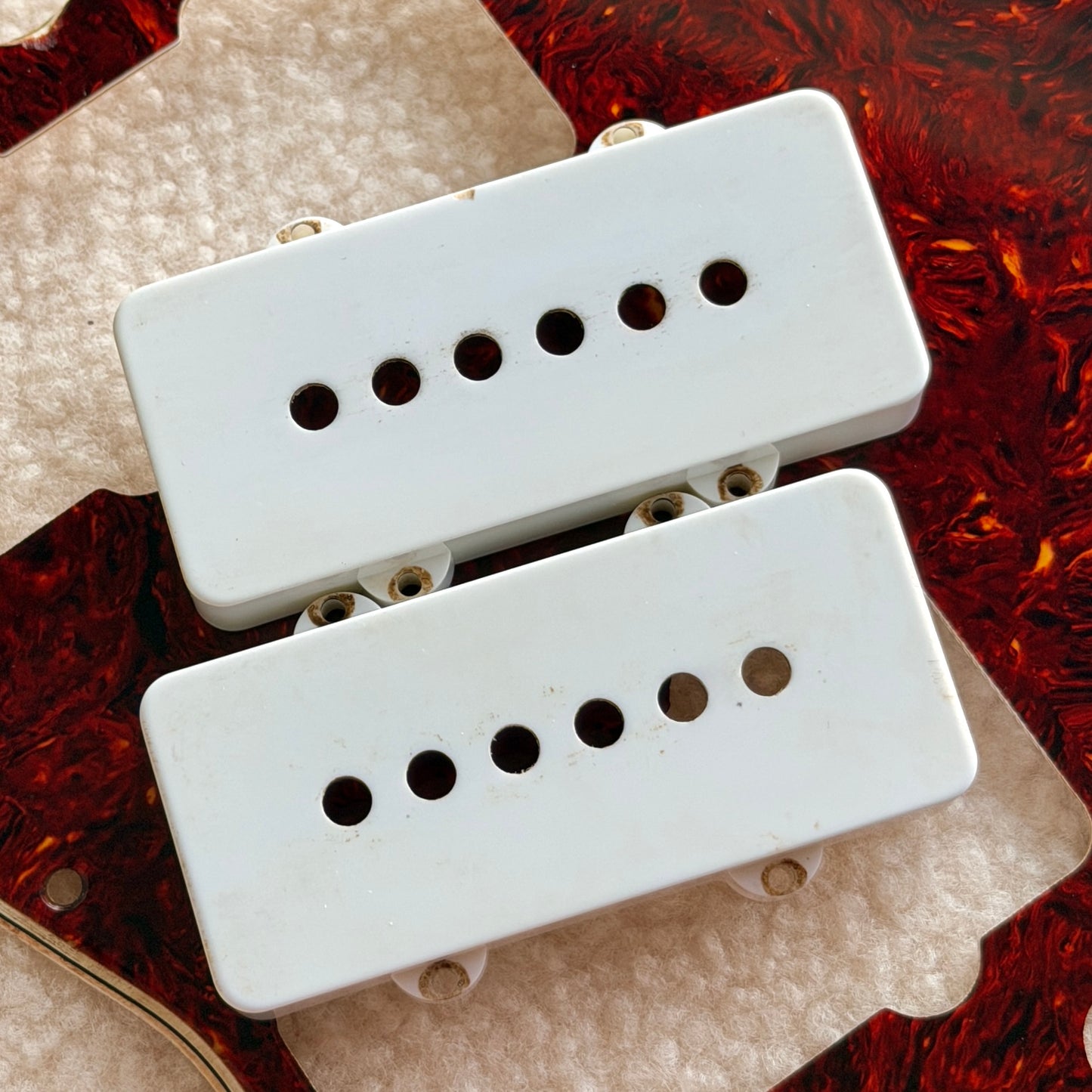 Jazzmaster®ピックアップカバー（ホワイト）