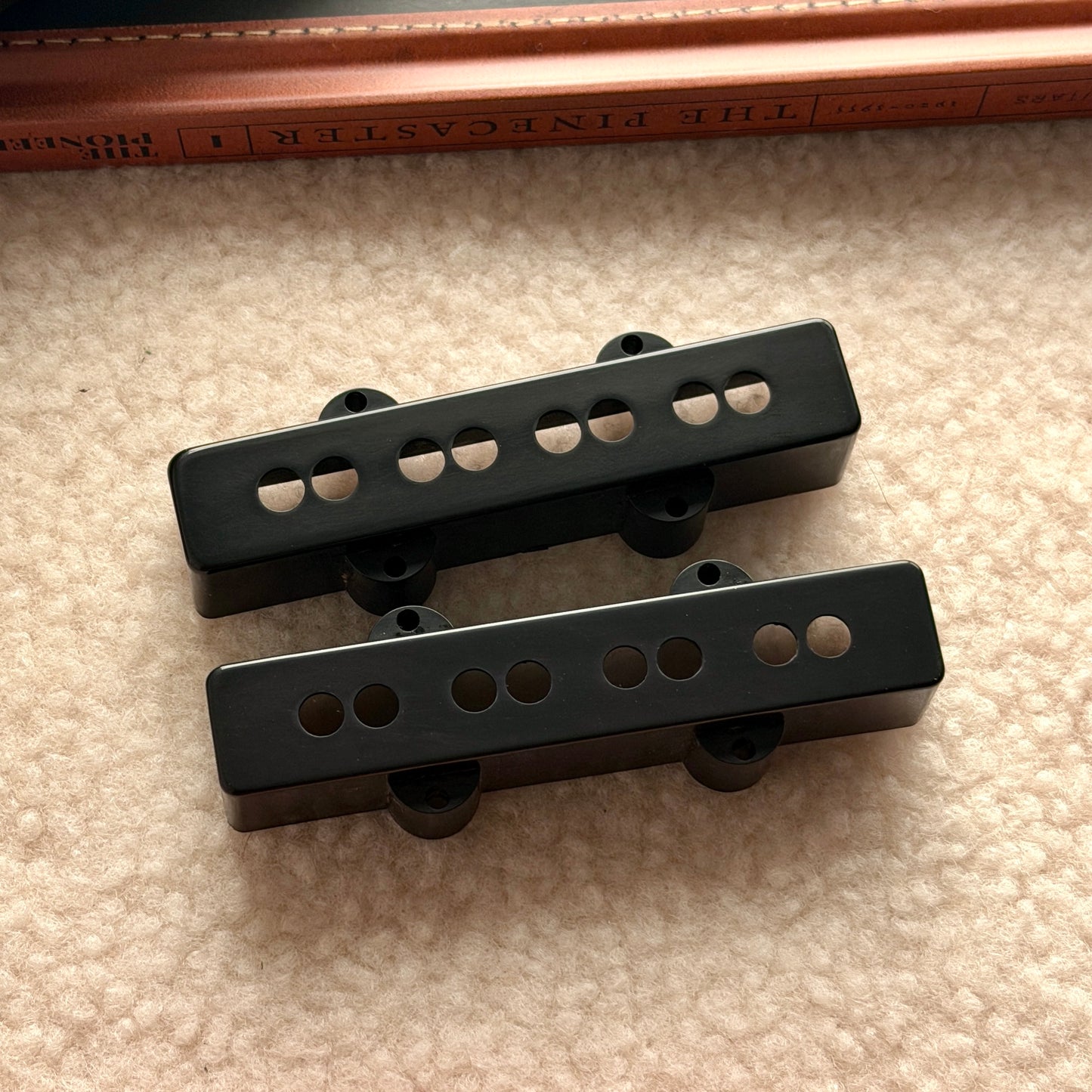 1960 Jazz Bass® Pickup Covers