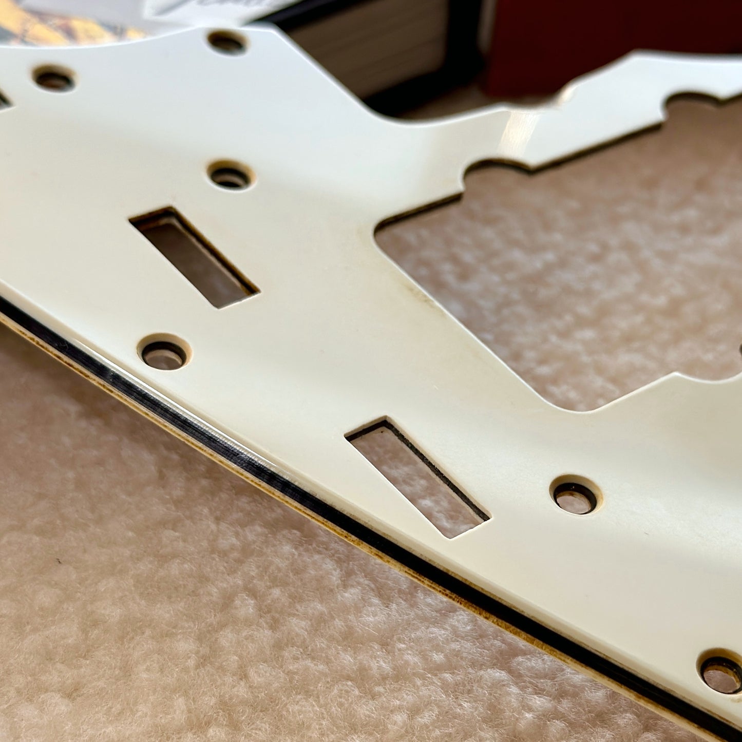 1960年代 Jazzmaster® ピックガード（ホワイトパーチメント）