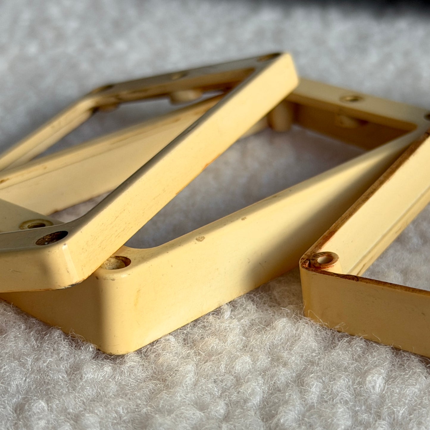 Burst • Butyrate M69 Pickup Rings 1959 Cream