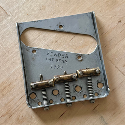 Tele® Pat Pend ブリッジプレート（オプションのシリアルナンバー）