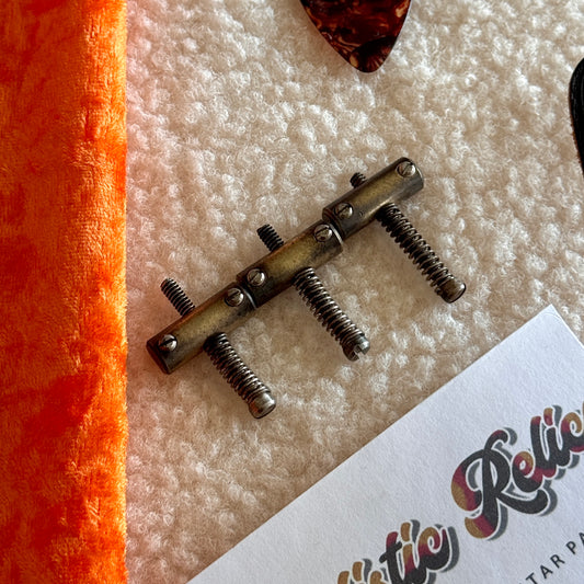 1950 Tele®ブラスサドル