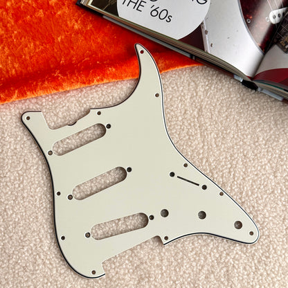 1964 Strat® ピックガード ホワイトパーチメント