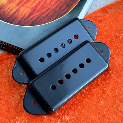 バースト・酪酸 P90 ドッグイヤー ピックアップカバー ブラック