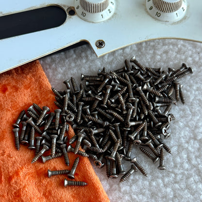 50年代 Fender® ピックガードねじ